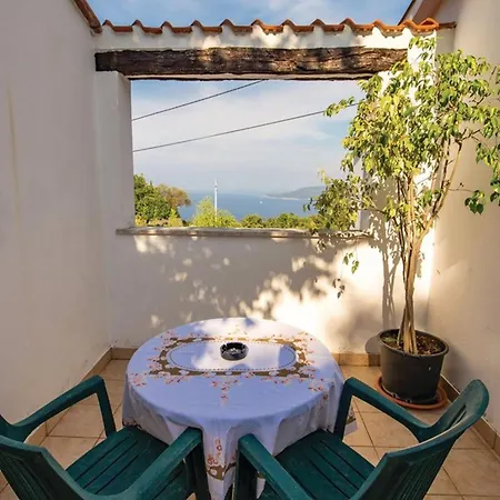 Elegant With Sea View Apartment Brsec