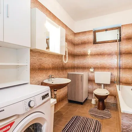 Elegant With Sea View Apartment *