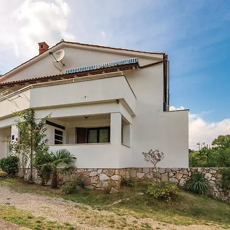 Elegant With Sea View
