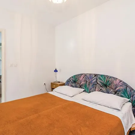 Elegant With Sea View Apartment Brsec