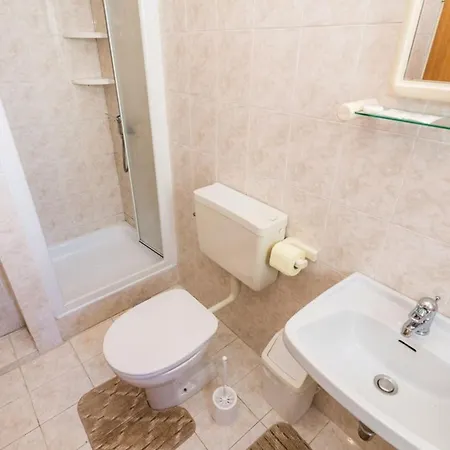 Elegant With Sea View Apartment