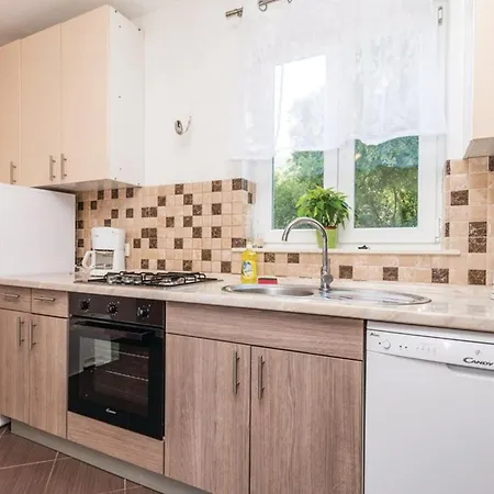 Elegant With Sea View Apartment *